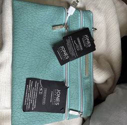 Jones New York Phone Charging Pouch Signature 3 Pockets