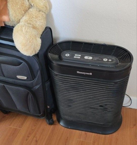 Honeywell Air Purifier Like New