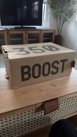 Adidas Yeezy Boost 350 V2 "Cream White" Size 10