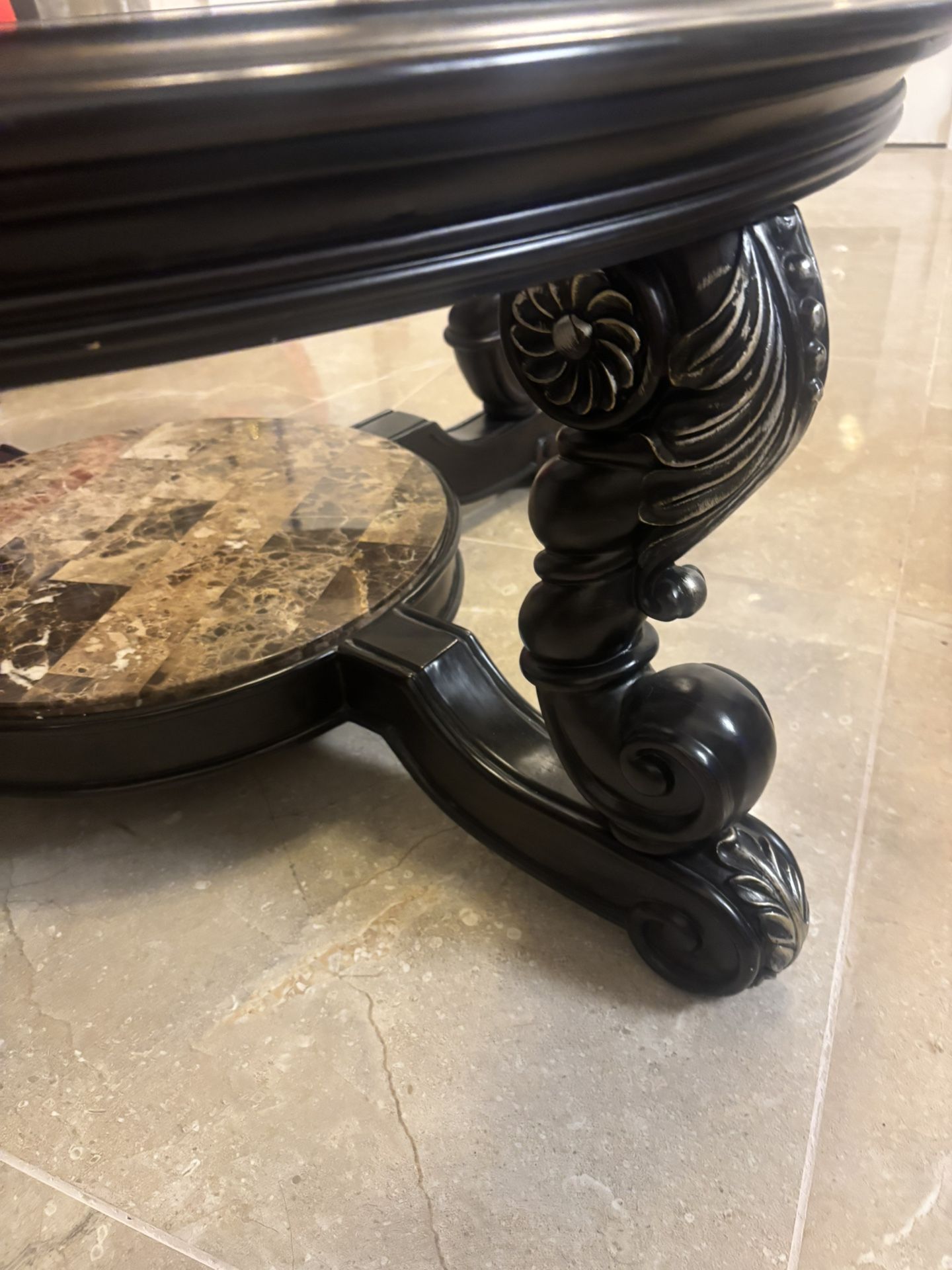 Coffee Table / Light