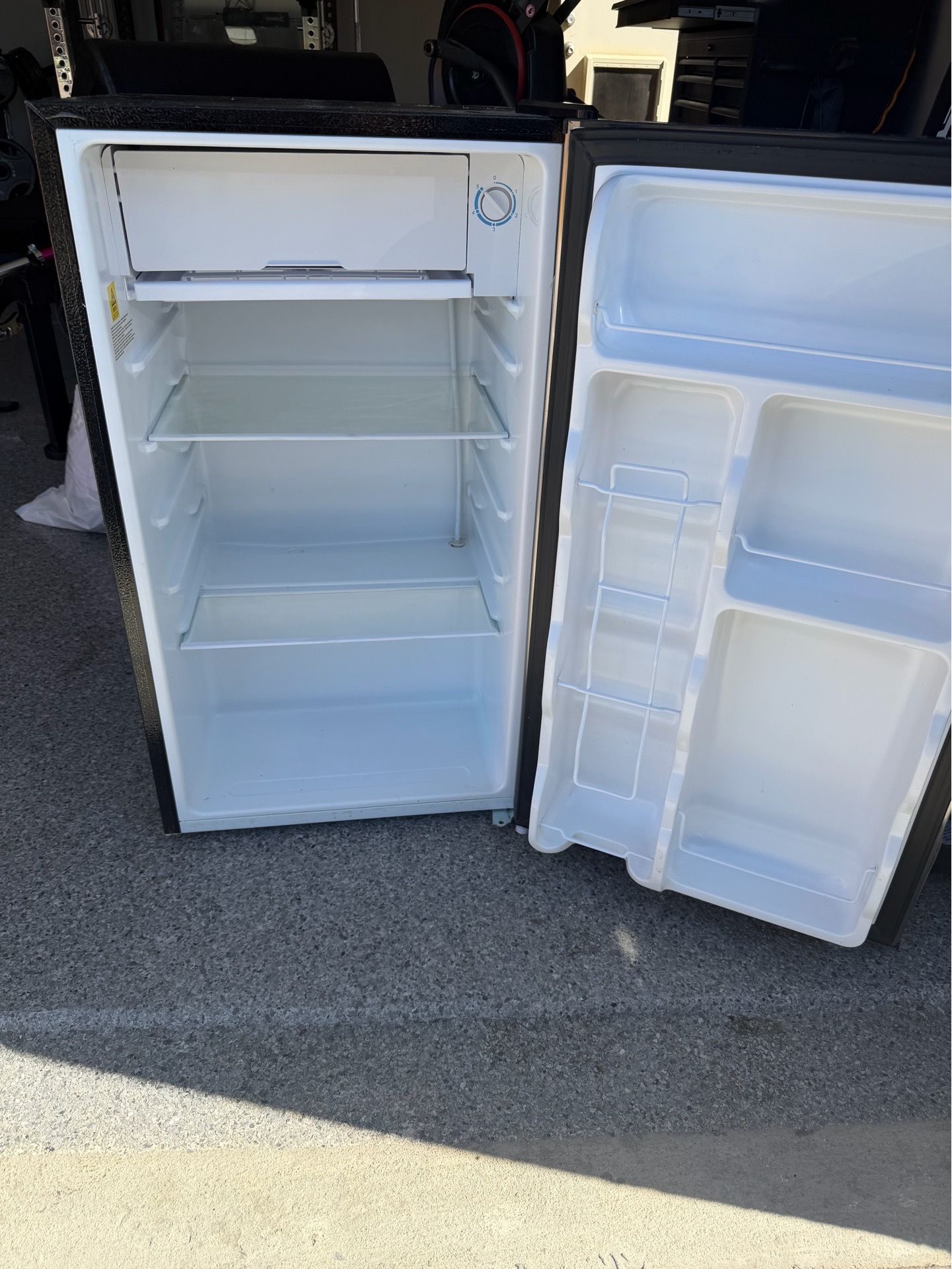 Mini fridge