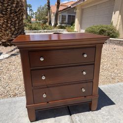Thomasville Nightstand 