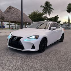 2018 Lexus IS300