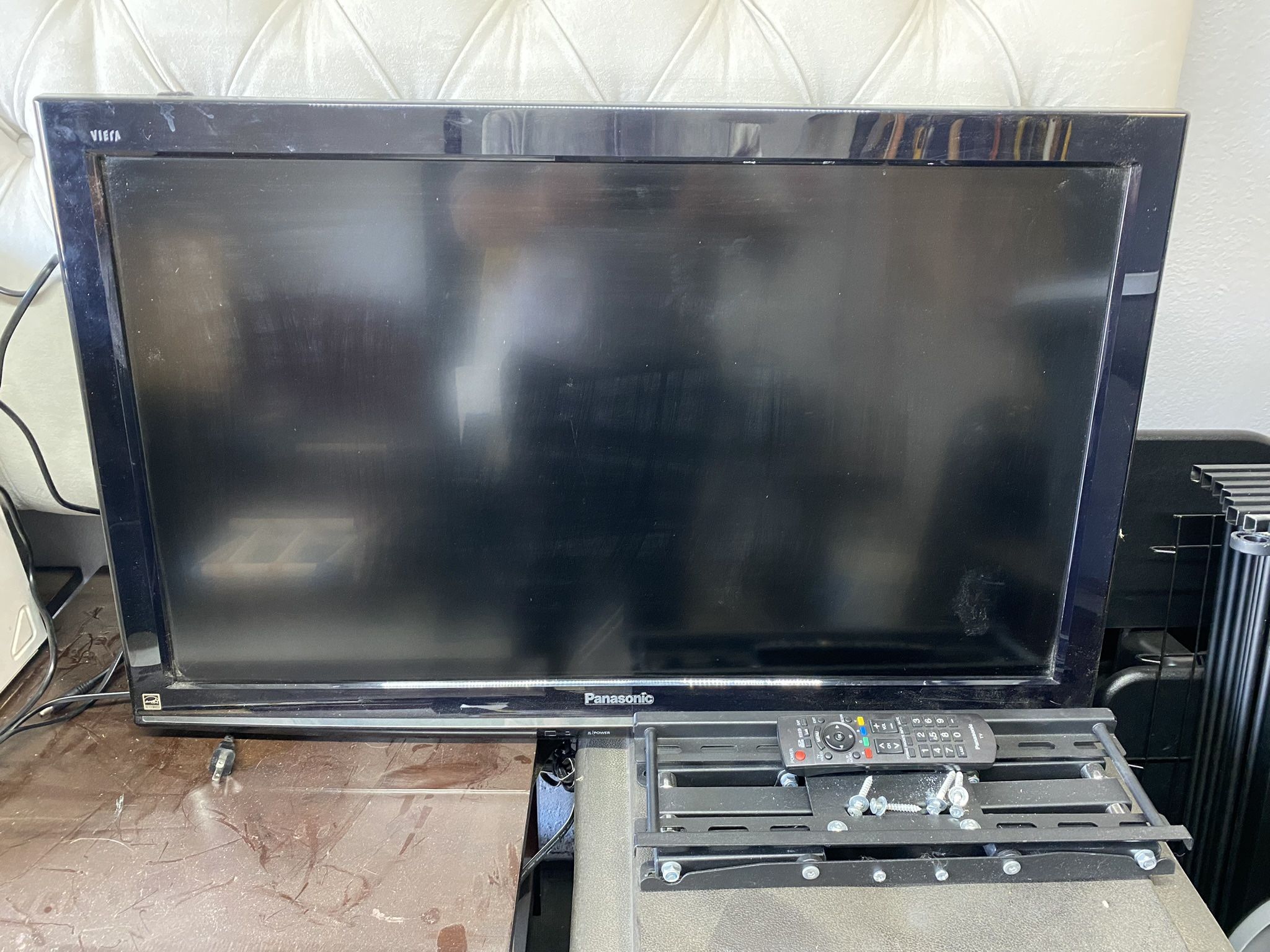 Panasonic TV 37”