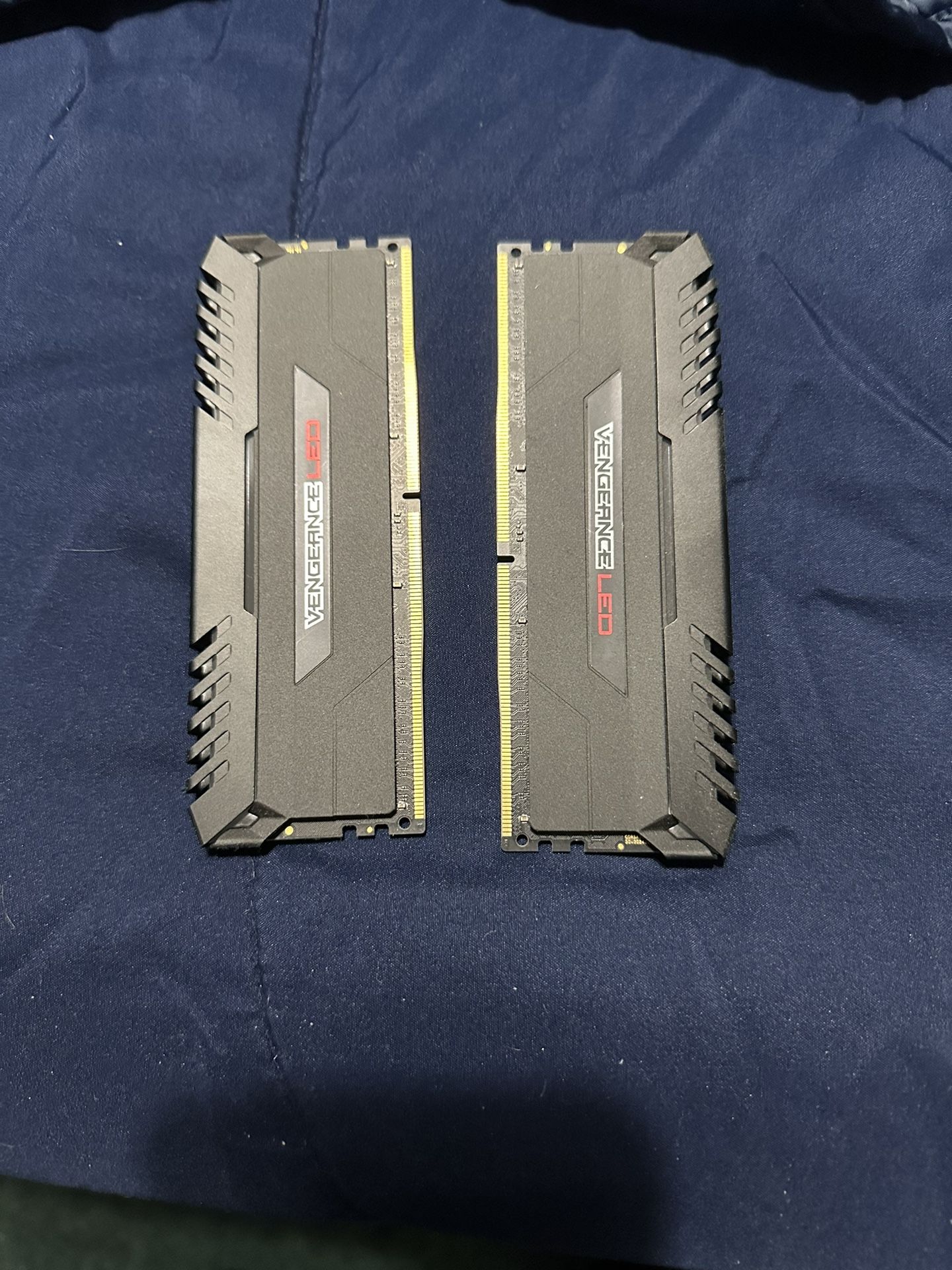 Corsair Vengeance LED DDR4 3000mhz 2x8GB