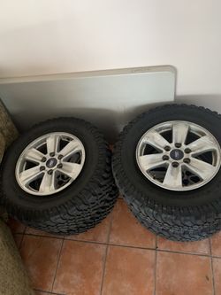 Complete Set Of 255/75/R17 Rims And Tires !