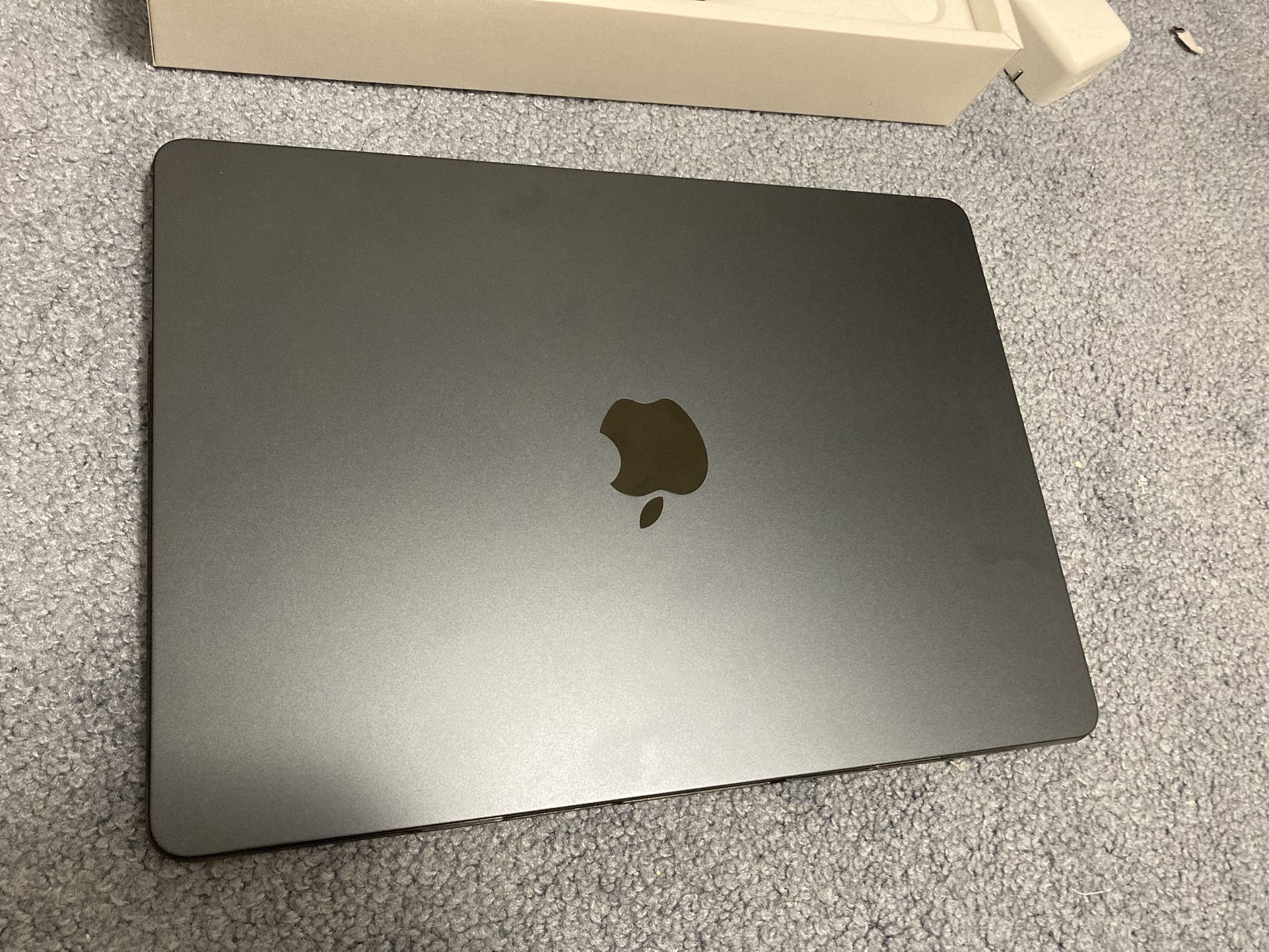LIKE NEW Macbook Air M2/16GB/1TB SSD