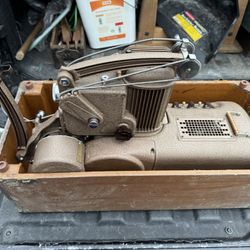 First Edition Ampro Premier 40 Projector , With Case and Manual 