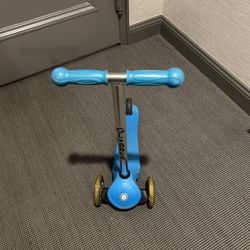 Globber Blue Scooter 