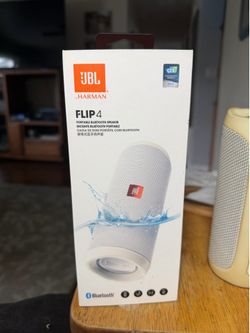 portable Bluetooth speaker JBL Flip 4 portable Bluetooth speaker