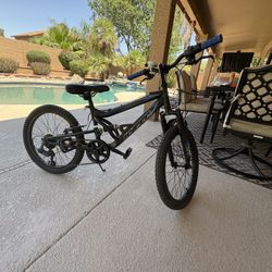 “20” Kids Mountain Bike Full Suspension – Great Condition”