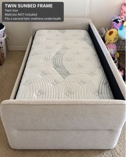 Twin Daybed with Pull-Out Trundle – $150