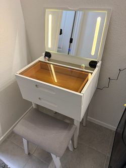Solid Wood Small Vanity with Mirror and 3 LED Lighting Modes