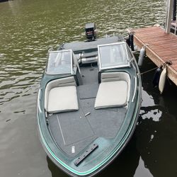 Fish And Ski Boat