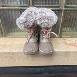 These London Fog toddler snow boots