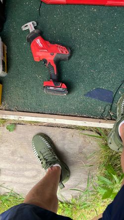 Milwaukee 18V Saw Saw