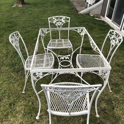 Wrought Iron Patio Table With 4 Chairs 