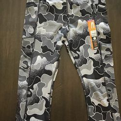 Avia Purples Camo & Black Striped Active Wear Exercise Leggings Women M  8-10 for Sale in Choctaw, OK - OfferUp