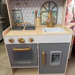 KidsKraft Play Kitchen