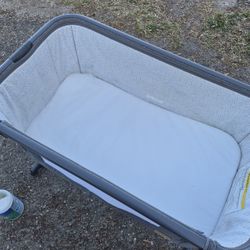 Amke Bedside Bassinet