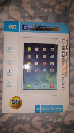 Screen protector for a 7" table