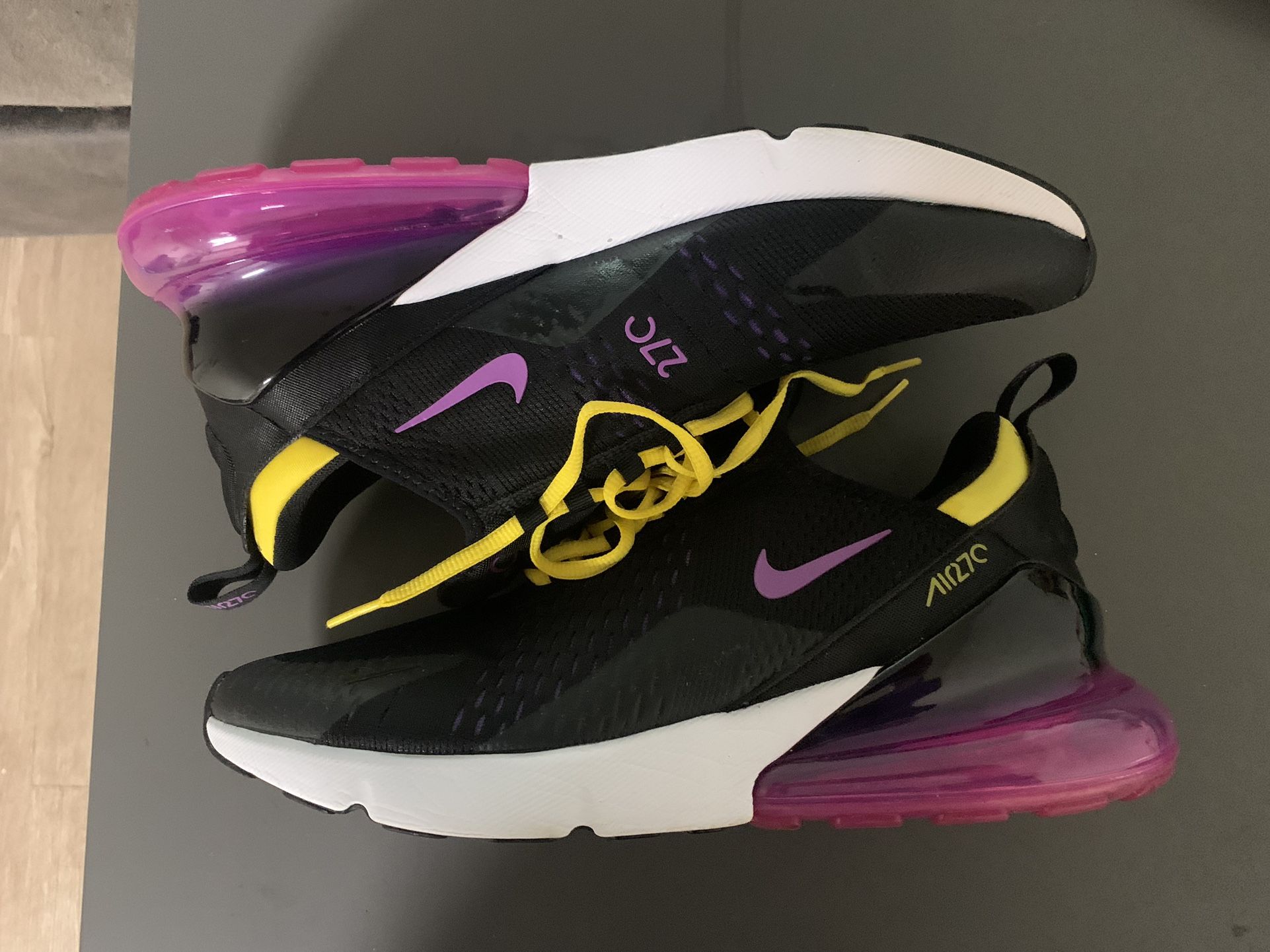 Air max 270 deals black purple yellow