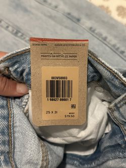 Women Clinch Barrel Levi’s Jeans Size 25x31