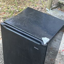 Haier Mini Fridge