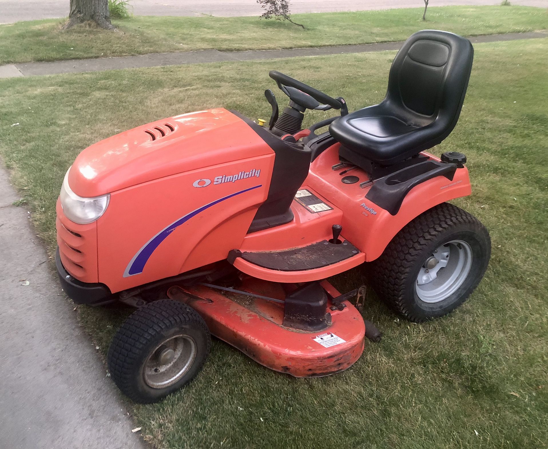 Simplicity Prestige W/New 20 Hp Kohler 50” Hydro Lawn Tractor