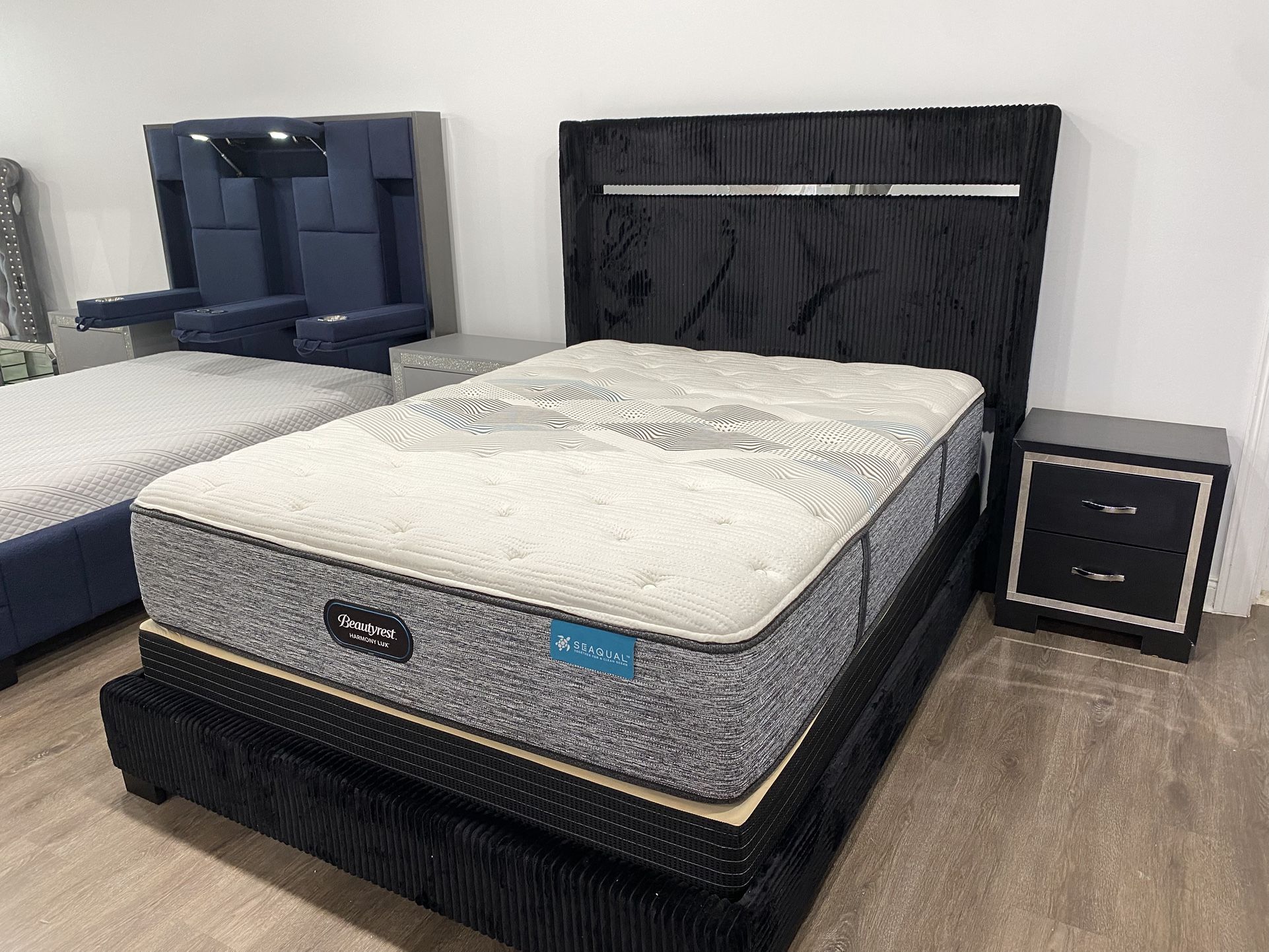 🌟💥🌟BEAUTIFUL BEDROOM SET ONLY $899🌟💥🌟 BLACK VELVET!!!