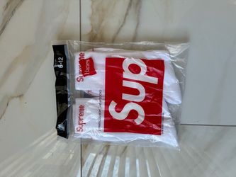 Supreme x Hanes Crew Socks white