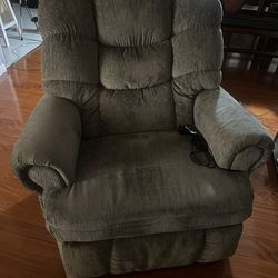 Power Recliner “Lane Stallion” With Heat And Massage, Dark Grey.