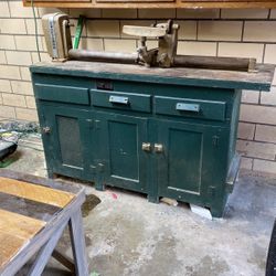 Old Craftsman Wood Lathe. 