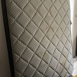Queen mattress And Box Spring $100 Come Get It Asap