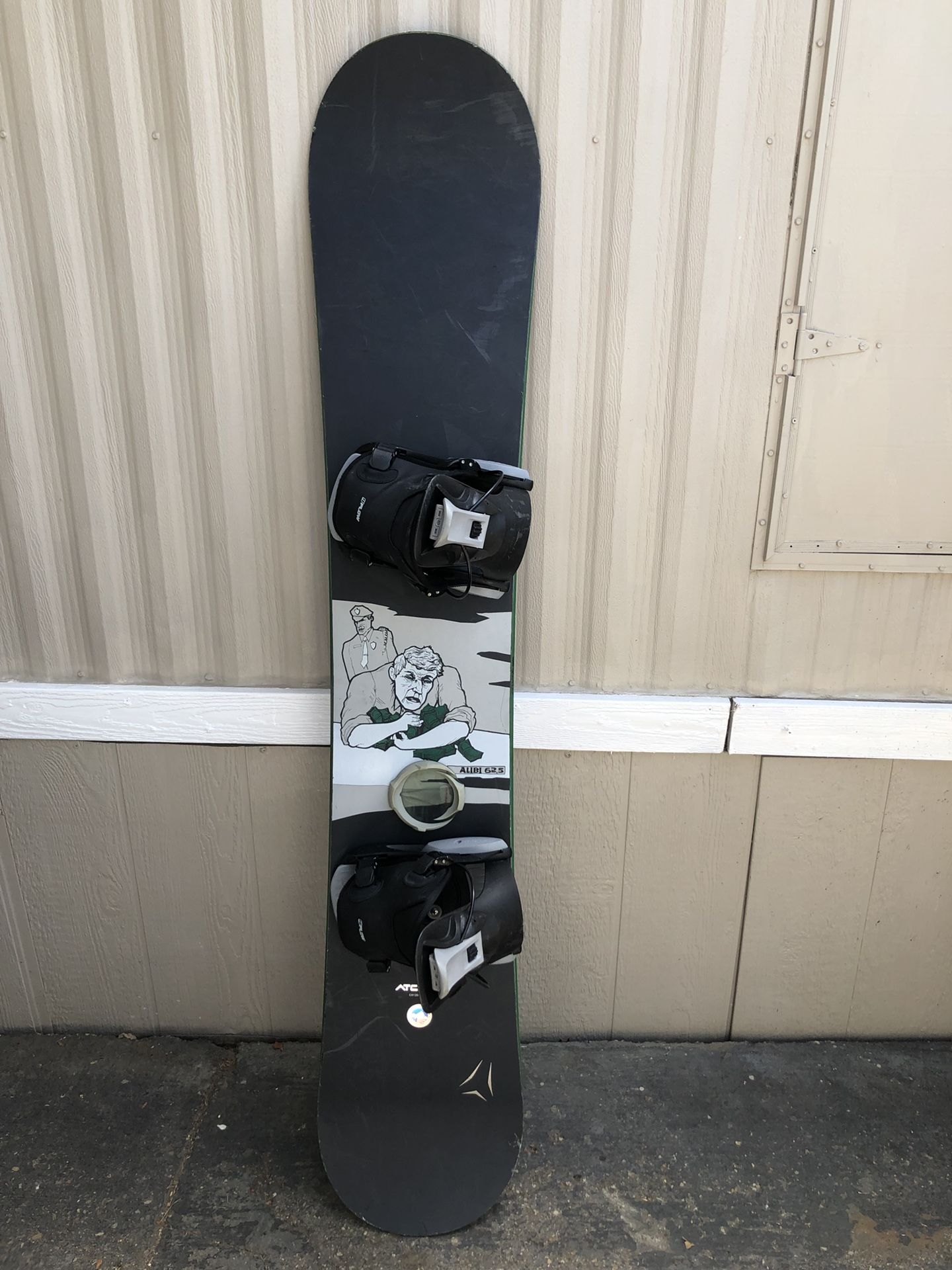 Atomic alibi snowboard with bindings