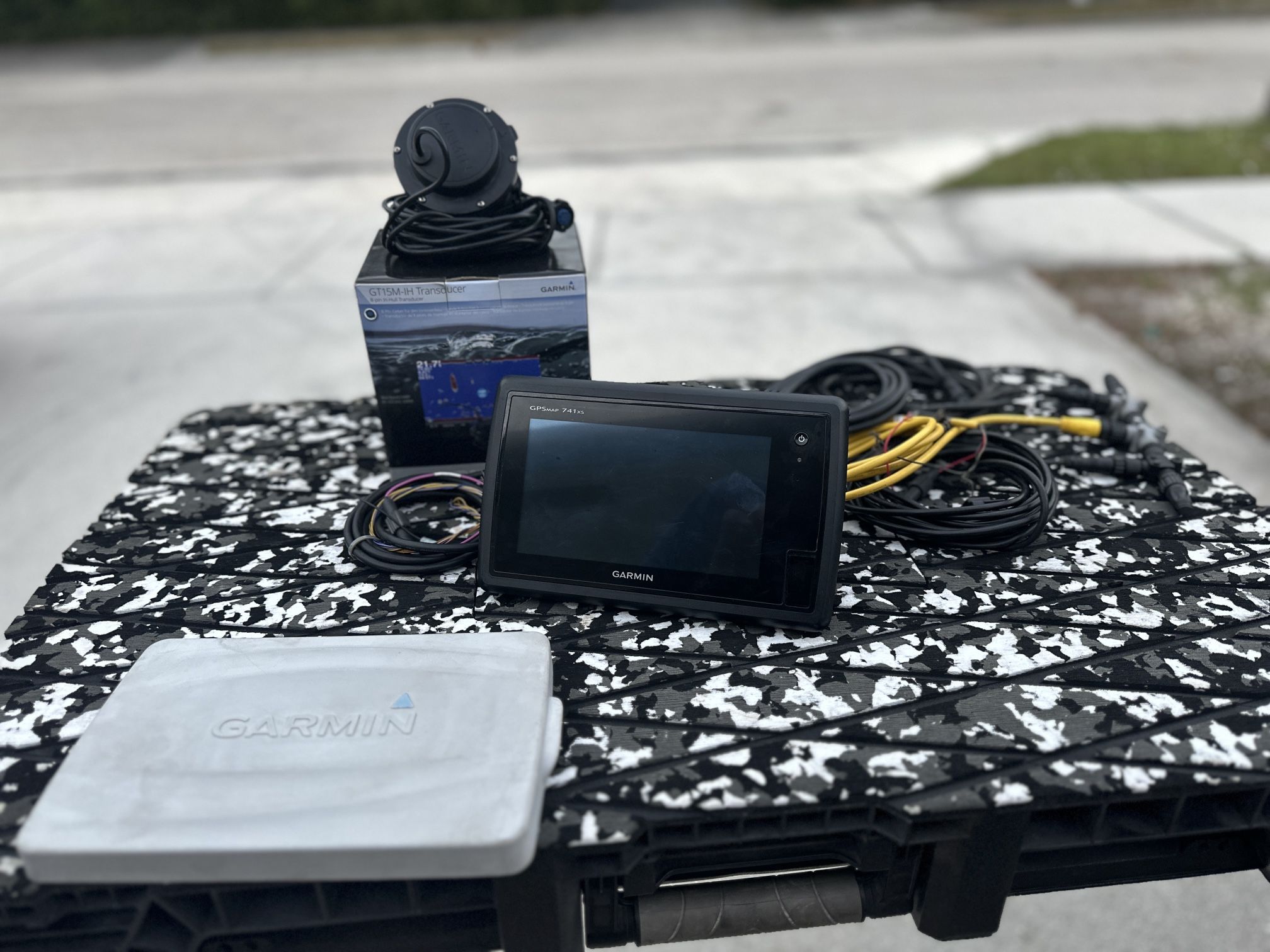 🏴☠️ FOR SALE: This Garmin 741xs Ain’t Your Grandma’s Fish Finder — It’s the Kraken’s Damn iPad