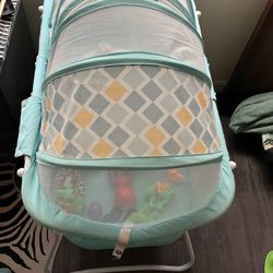 Outdoors Bassinet 