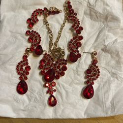 Set Of Nackles And Earrings 
