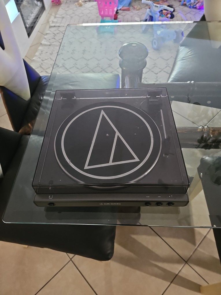 Audio-Technica Bluetooth Belt-Drive Turntable with Dust Cover