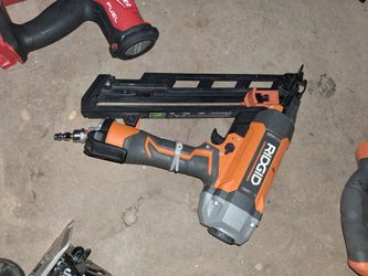 Pneumatic 15-Gauge 2-1/2 in. Angled Finish Nailer with 1/4 in. 50 ft. Lay Flat Air Hose