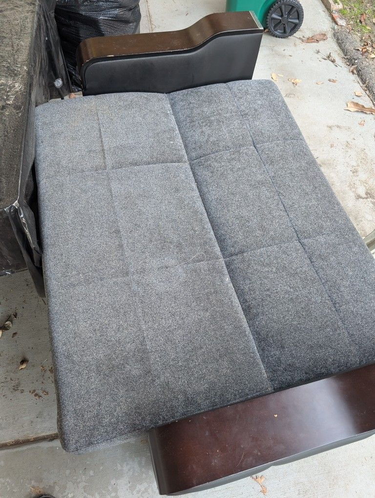 Love Seat/Futon