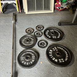Weider Olympic Plates w/ 45lb Barbell 