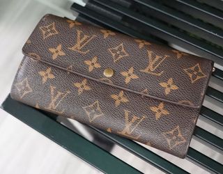 LV Sarah wallet