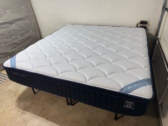 DreamCloud Premier Hybrid King Mattress