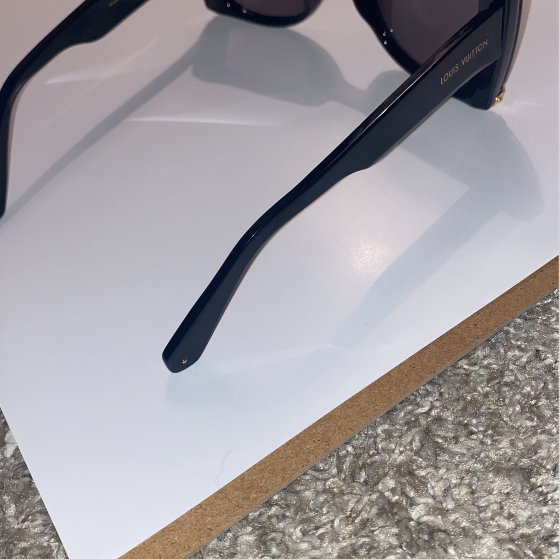Louis Vuitton Golden Mask Sunglasses for Sale in Los Angeles, CA - OfferUp