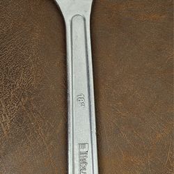 18" Adjustable Wrench