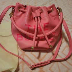 Cute New "Bucket Bag"!