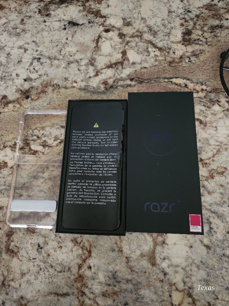 Motorola Razr Plus 2023 Viva Magenta ,Unlock,Open Box