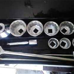 Socket And Ratchet Set For Industrial Bobcats Or Diesel Trucks