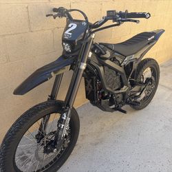 Surron Ultra Bee 2024